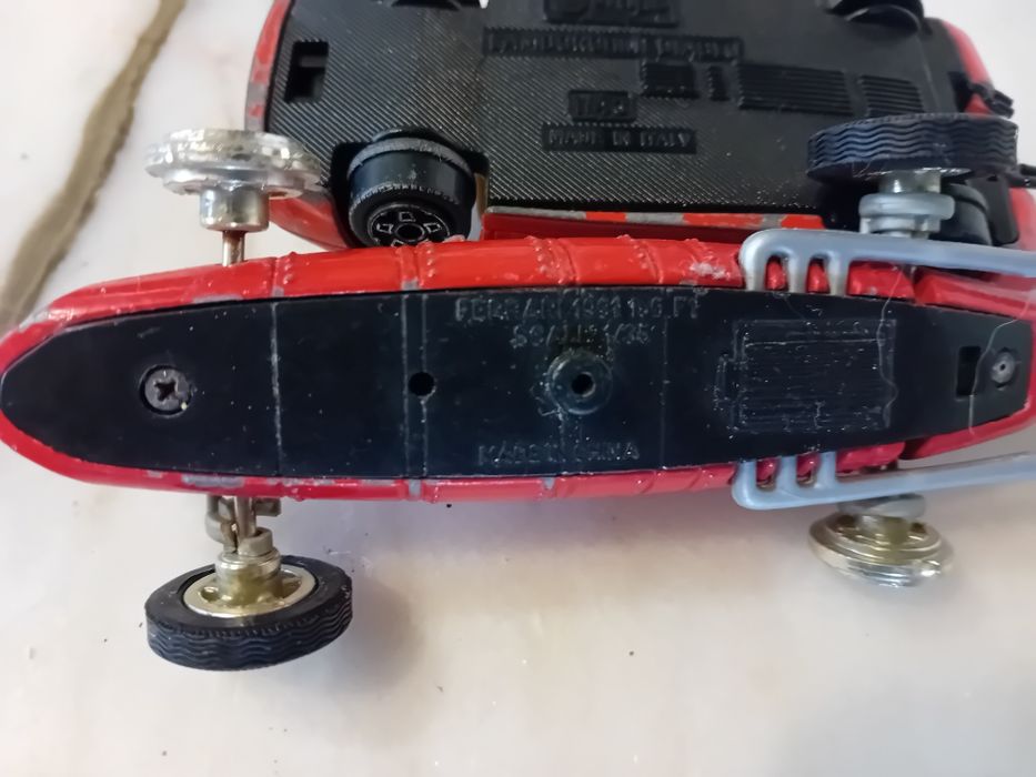 Conjunto de 2 Miniaturas Antigas Escala 1:43 Peças/Colecionador
