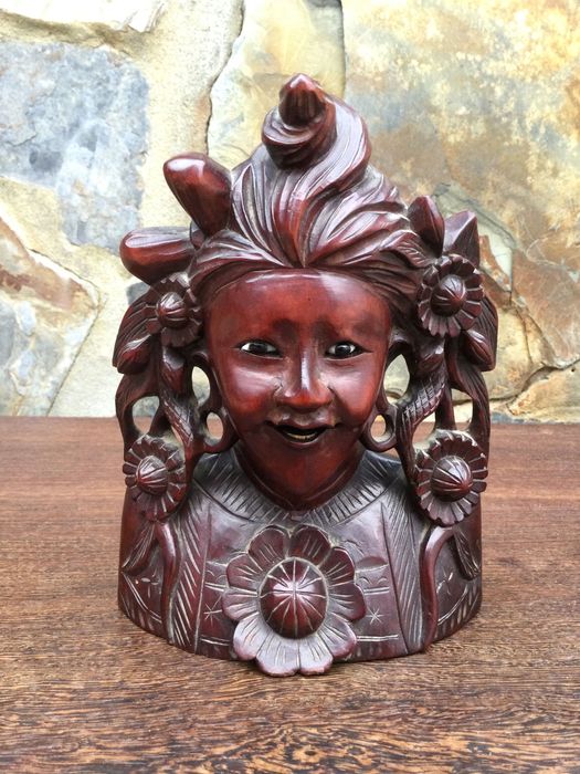 Escultura Madeira Pau Rosa Antiga olhos Vidro 18 cm