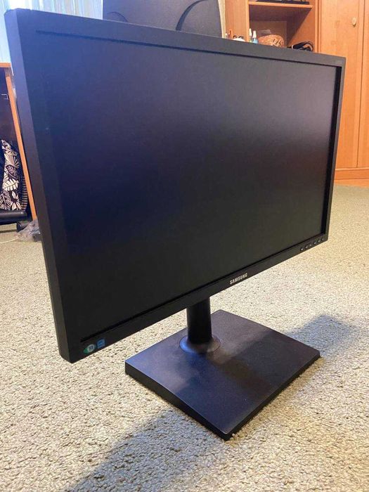 Mонітор Samsung LS24E65UPLX/CI - Samsung S24E650