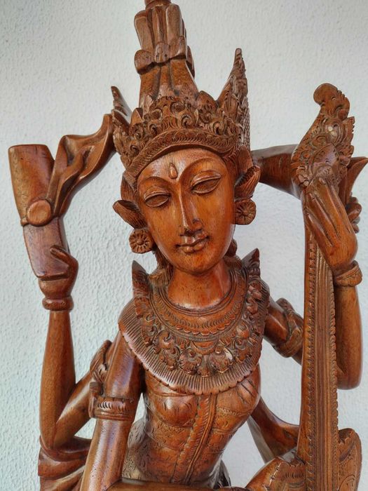 Estátua/escultura/figura Saraswati - deusa hindu (madeira de mogno)