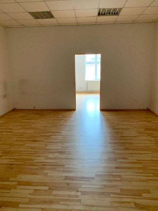 Офіс 54,6м2  (Б.Хмельницького 106) від власника