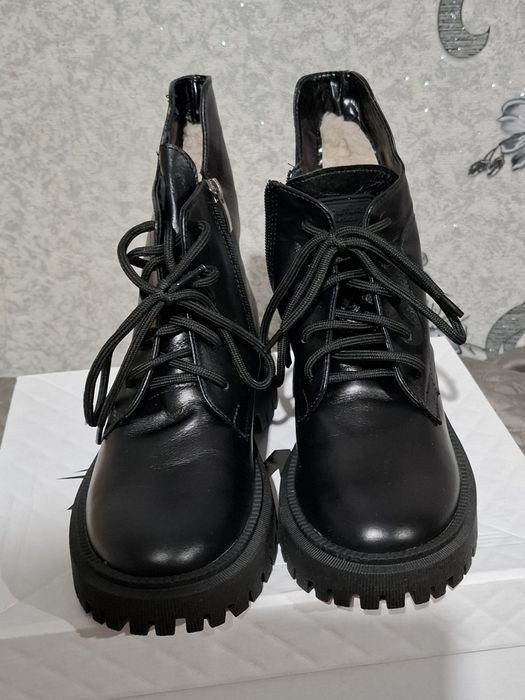 Жіночі зимові ботінки