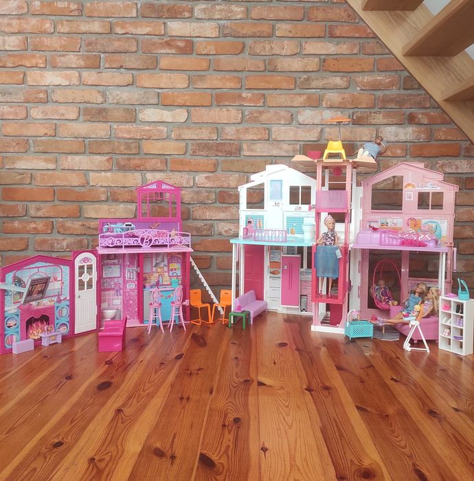 Duży zestaw Barbie, domki, szafa, skuter, lalki itp