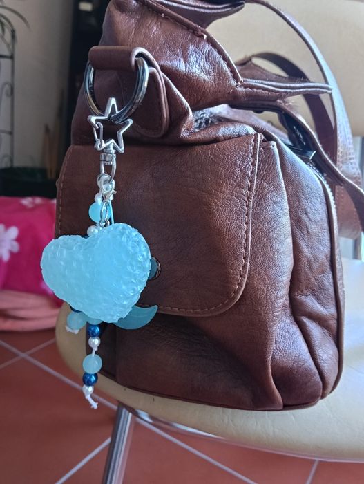 Bag charm artesanal coração