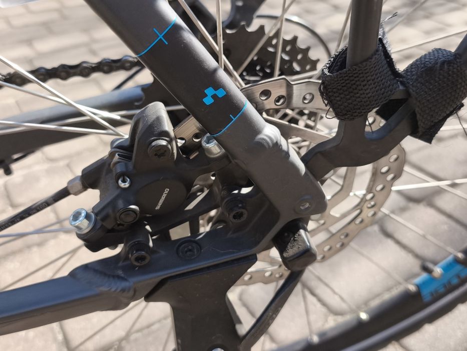 Rower trekingowy cube touring  on1