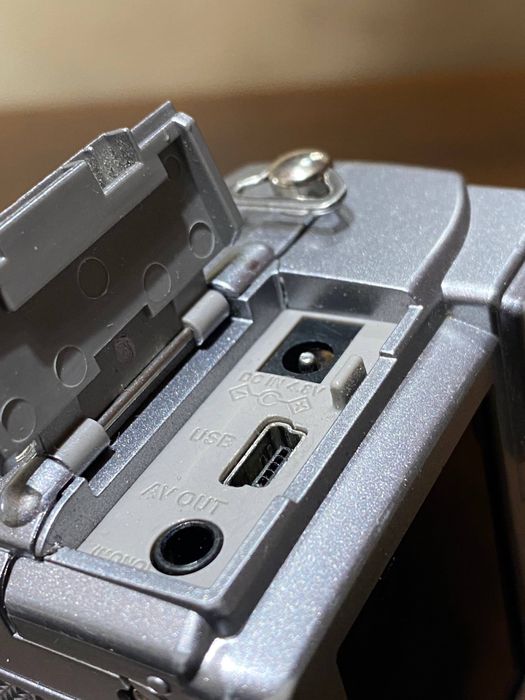 Olympus CAMEDIA C-765 Ultra Zoom, 10× оптичний зум