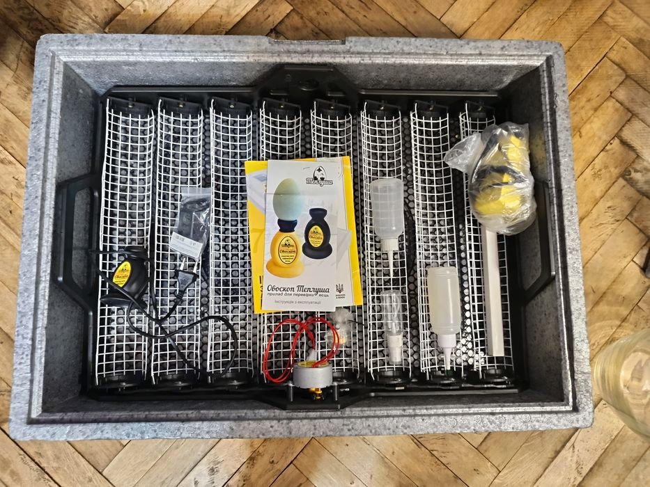 Автоматический инкубатор для яиц Теплуша б/у на 72 яйца