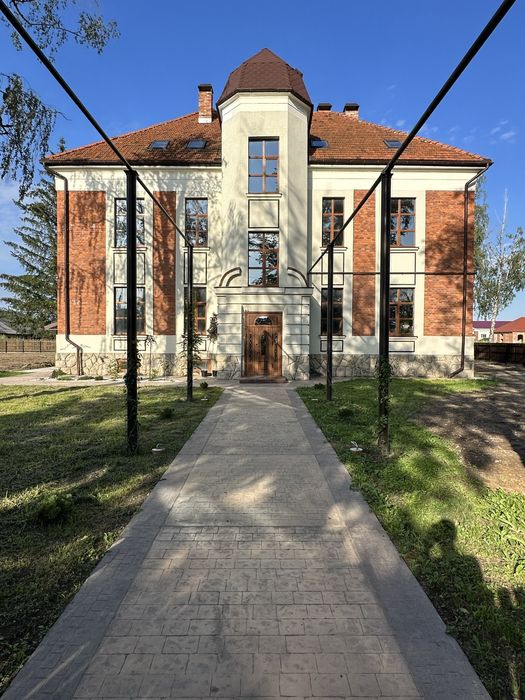 Продаж квартири в Австрійському будинку