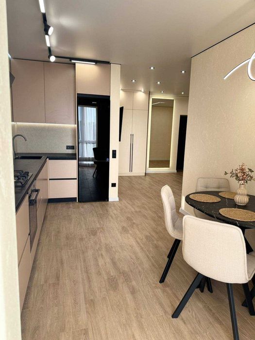 Продаж розкішної 1.5 квартири по вул.Українських Декабристів