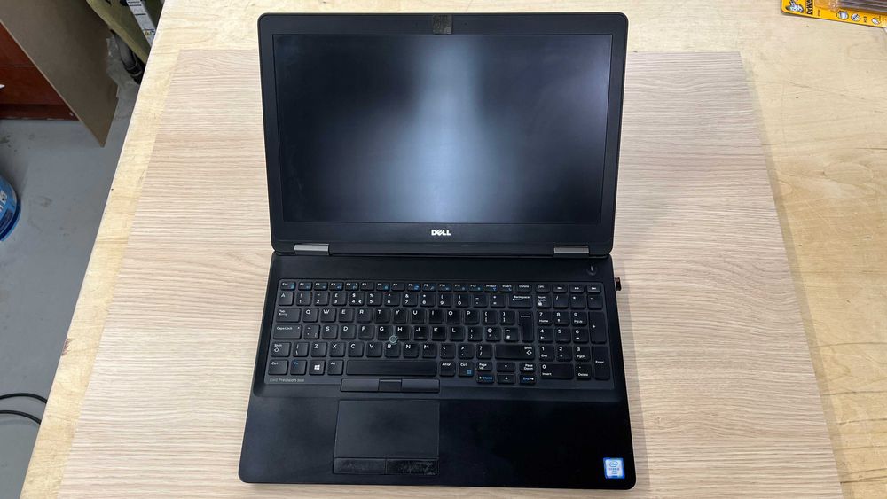 Dell Precision 3510 16GB/256gb SSD M2/i5-6440HQ Full HD, ATI FirePro