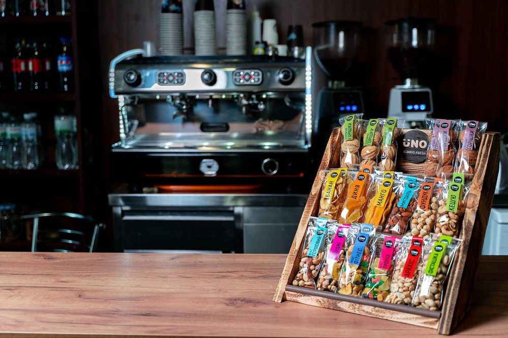 Полиця з горіхами та сухофруктами для кав’ярні UNO Start Black