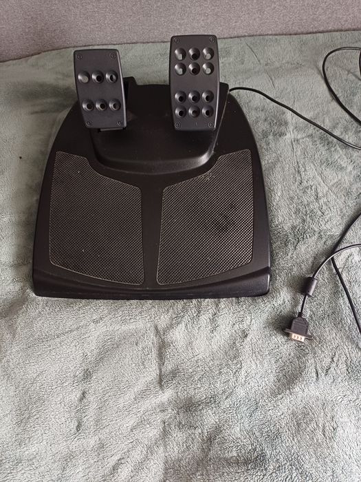 Руль Logitech momo racing