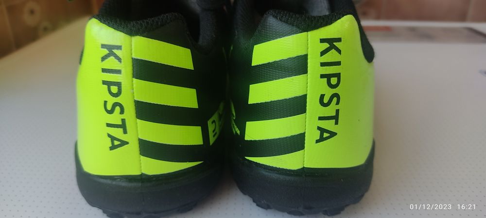 Chuteira  KiPSTA