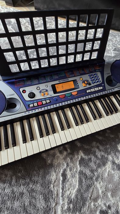 Teclado Yamaha PSR-275 - Como Novo