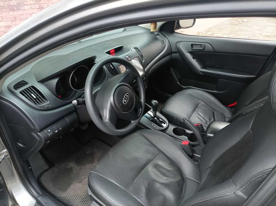 KIA cerato 2010