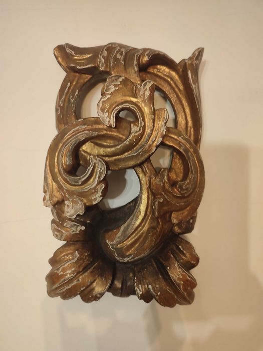 Talha rendada em madeira