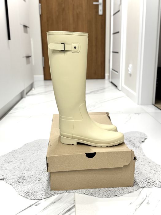 Kremowe wysokie kalosze gumowce Hunter Refined 39