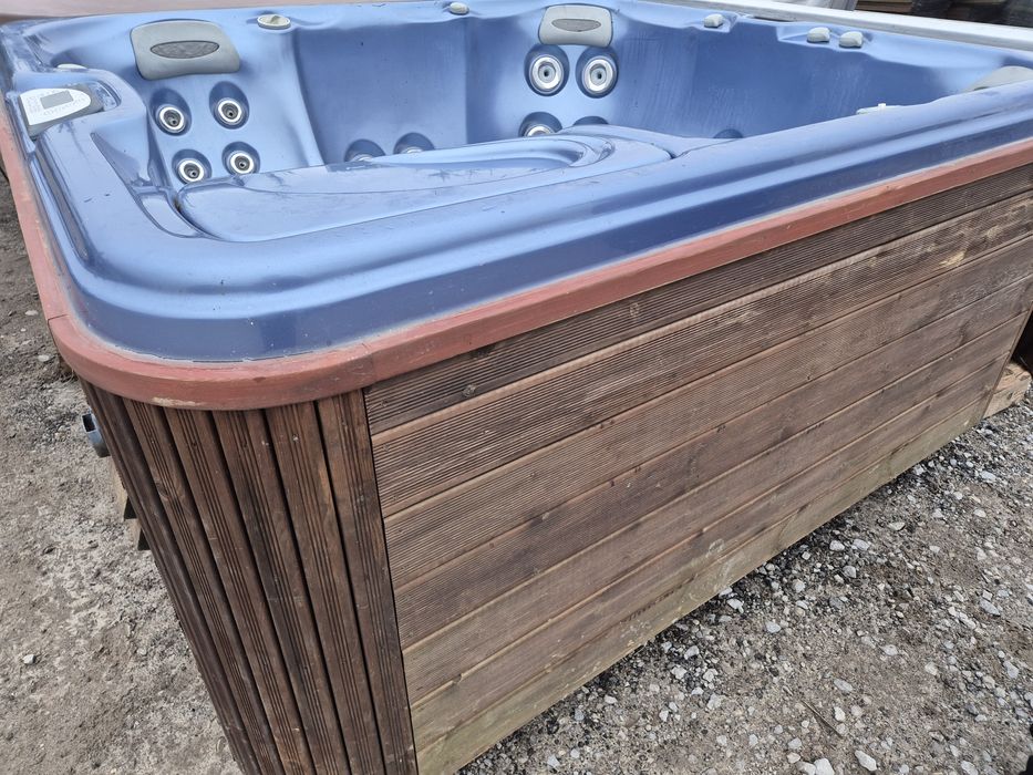 Jacuzzi całoroczne Sundance Spas  210x225