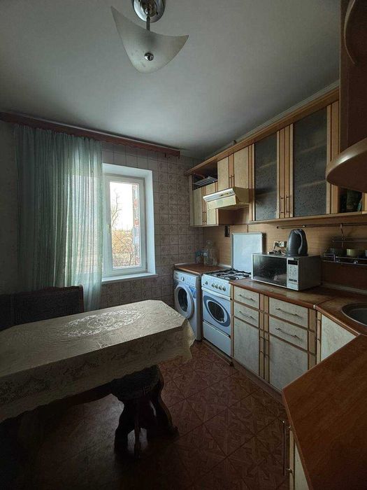 Здається в оренду трикімнатна квартира в центрі міста, по вул. Гончій!