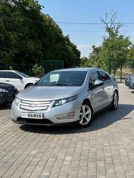 Продам  Chevrolet Volt 2012 рік можлива розстрочка,кредит,обмін!