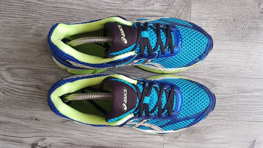 Продам фірмові кросівки Asics gel cumulus 16