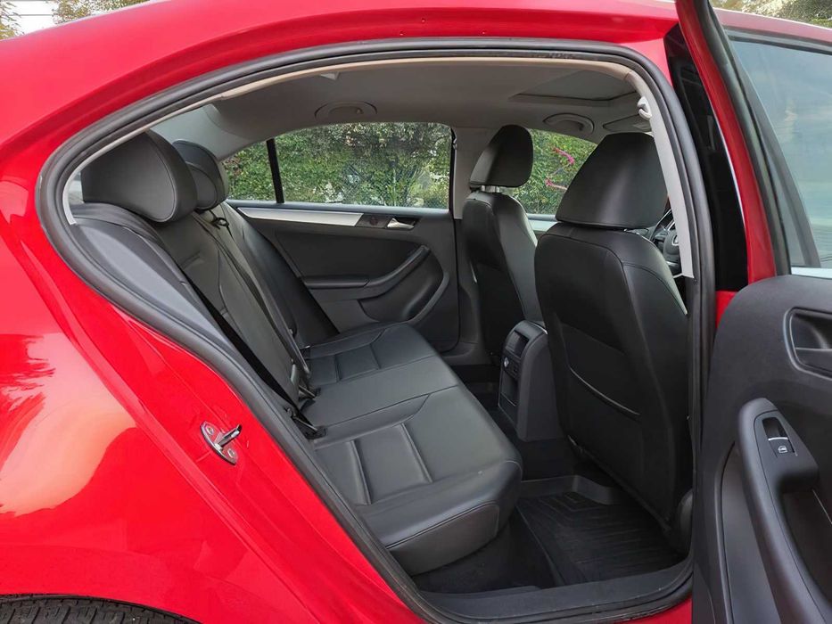 Volkswagen Jetta      2013