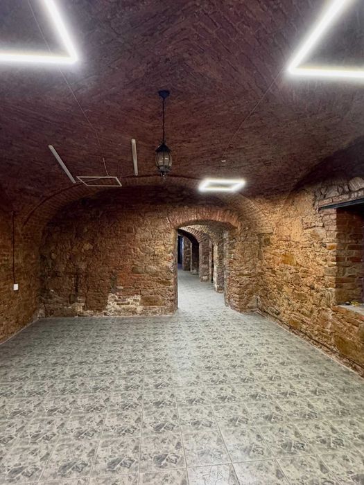 Оренда комерційного приміщення в центрі міста