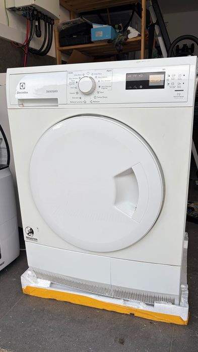 Máquina de secar roupa Electrolux 8kg EDH3684PDW