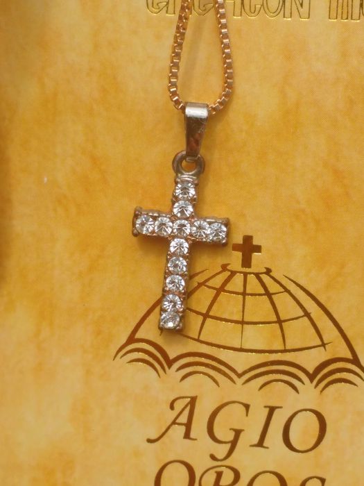 Крестик на цепочке