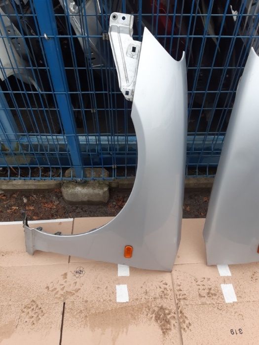 Honda Civic VII 4d Sedan 2001- Błotnik nh623m