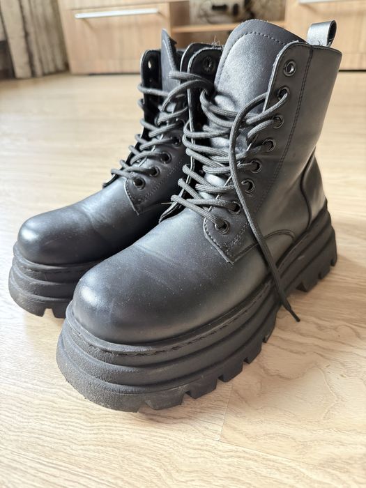 Ботинки жіночі