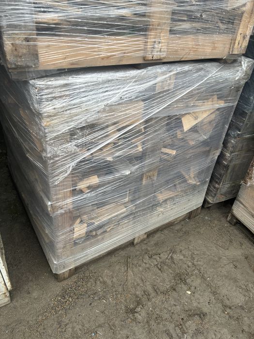 Drewno opałowe z remontu palet.