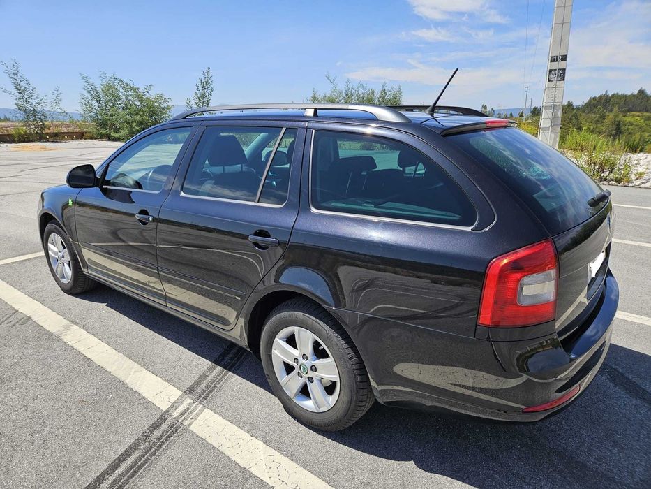 Skoda Octavia Break 1.6 TDI Greenline cor Preta (05/2013)