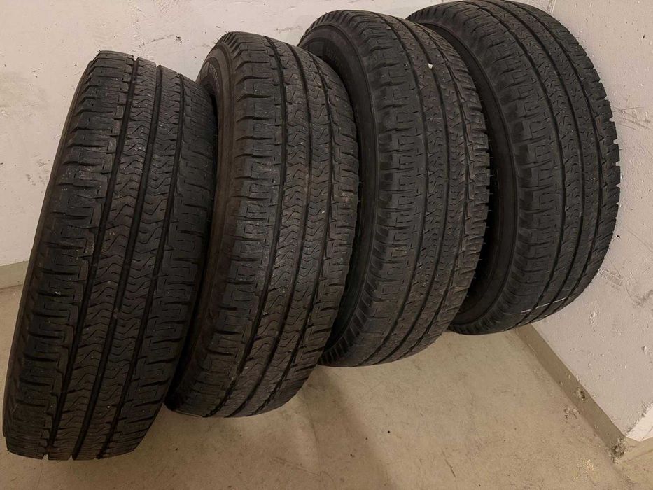 Pneus MICHELIN 225/75 R16 CP