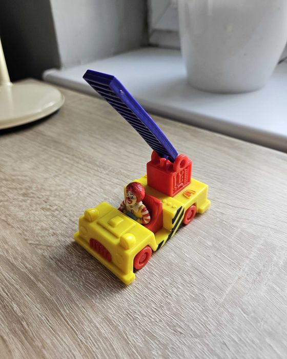 Auto Ronald McDonald Happy Meal Fire Truck 1995 vintage
