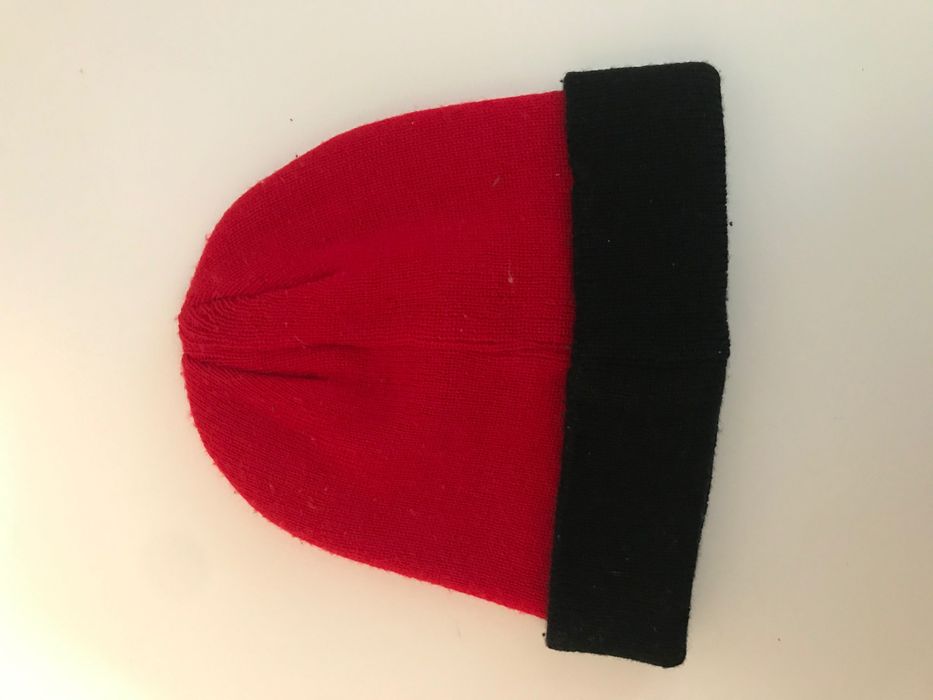 Gorro Obey vermelho e preto