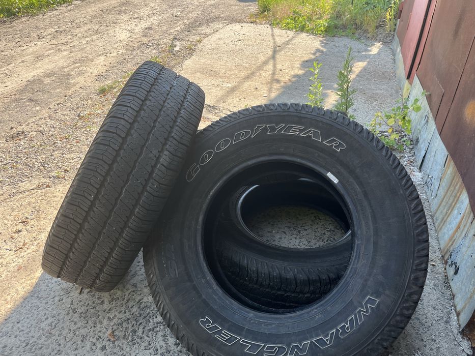 Шини Goodyear Wrangler 255/75R17