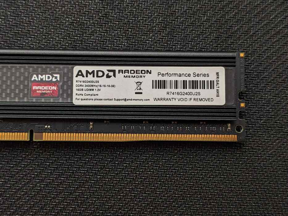 AMD RADEON DDR4 16GB  2400 Mhz Оперативна пам'ять