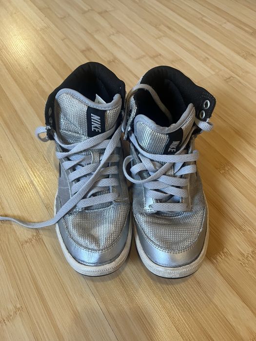 Жіночі кросівки Nike