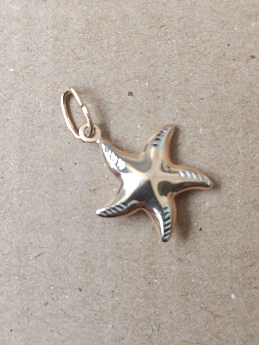 Подвеска из золота