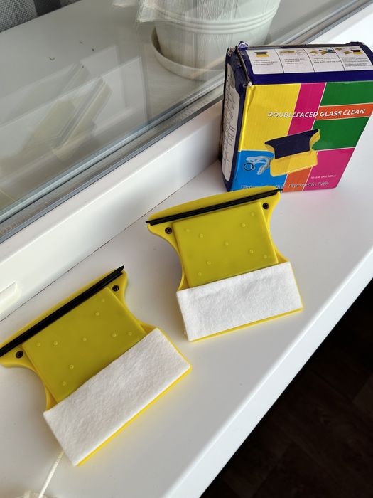 Магнитная щетка для мытья окон