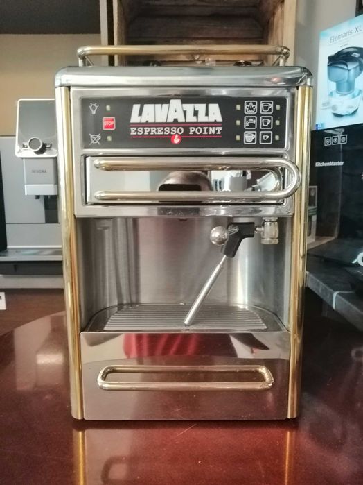 Ekspres Lavazza Matinee (na części)