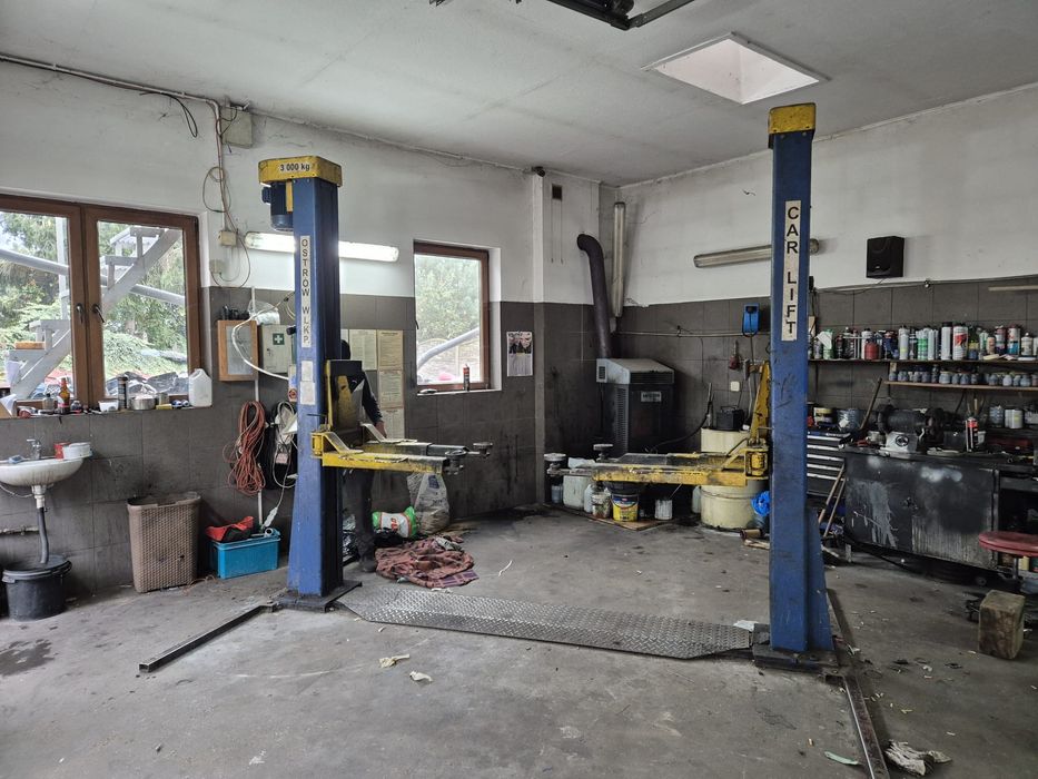 Podnośnik - dwukolumnowy, 3 tony udźwigu, Marka: Ostrów Wielkopolsk