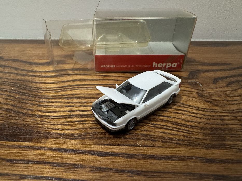 Audi 90 coupe biala perla Herpa High Tech 1:87 H0