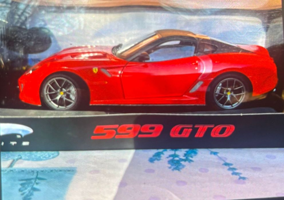 Ferrari elite hot wheels  escala 1.18 edição  limitada