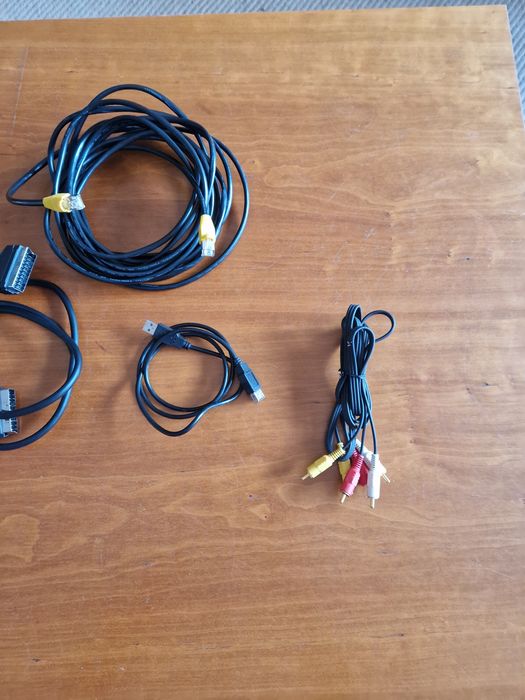 Cabos diversos (USB, Ethernet, Scart , RCA, Antena)