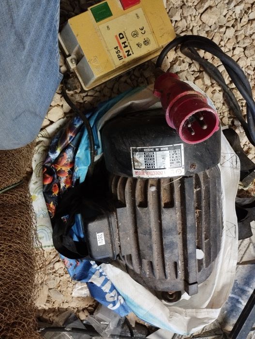 Motor trifásico com 3 cv