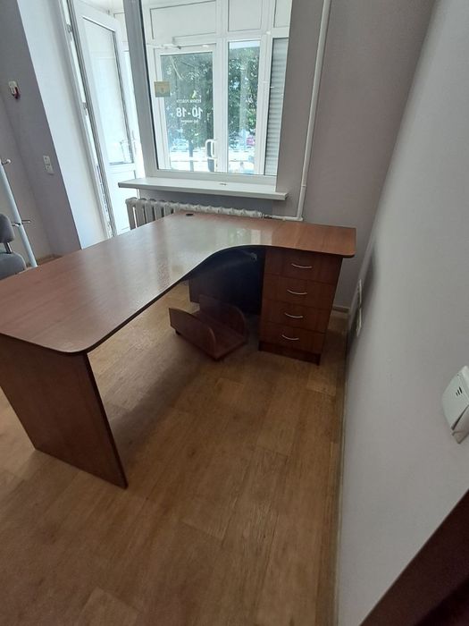Офисное Кресло и Стол
