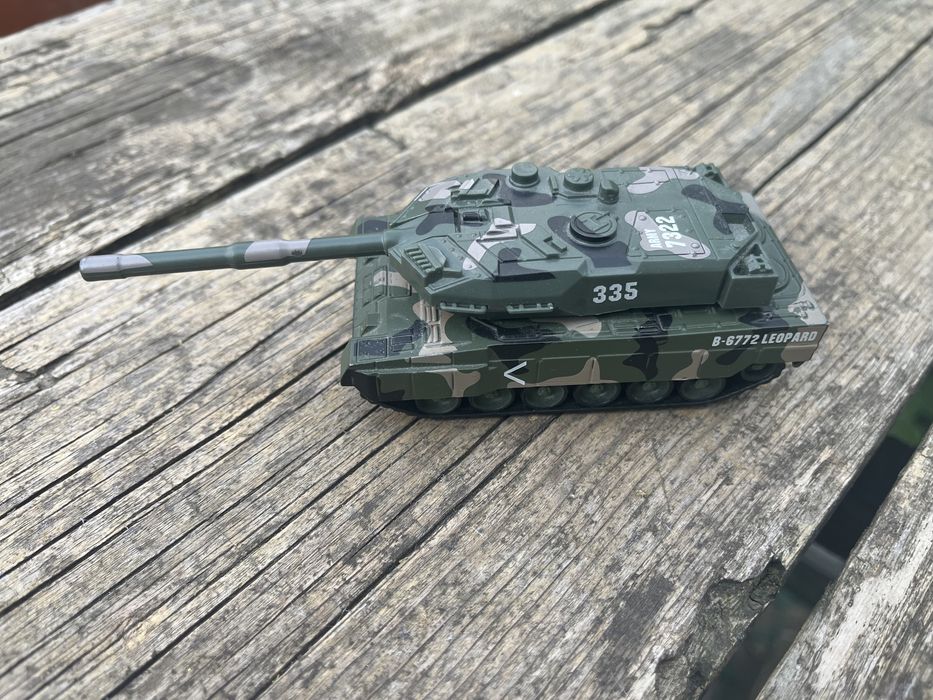 Фигурка модель танка леопард