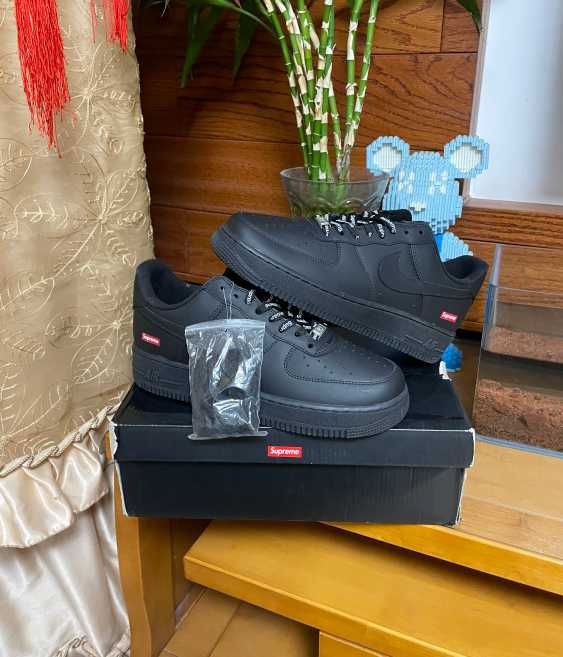 Nike Air Force 1 Low Supreme Black R.44